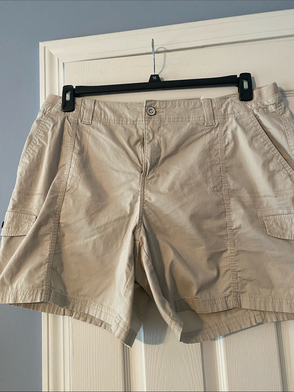 Style & Co. Womens  Cargo Shorts in Light Beige